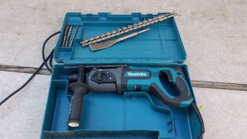 Makita HR2475 SDS-Plus 1&#034; Rotary Hammer Drill / 7.0 Amp with lot of bits