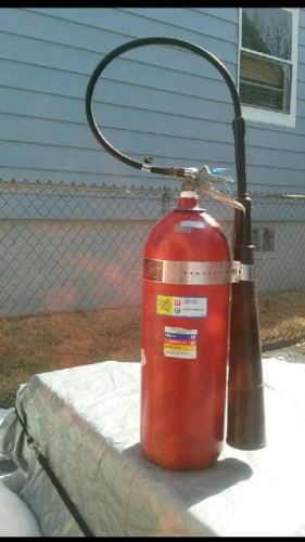 20 lb CO2 Fire Extinguisher w/ Wall Hook