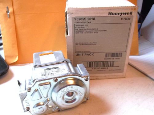 Honeywell VR8205S2437 Direct Ignition Combination Gas Controls IN Box