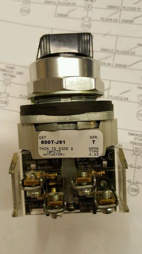 Allen bradley 800T-J91 3 position switch with 800T-XA contacts.