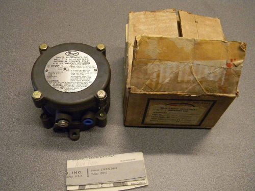 Dwyer Explosion Proof Pressure Switch 1950P-50-2F 15.0 - 50.0 PSID Fluorosilicon