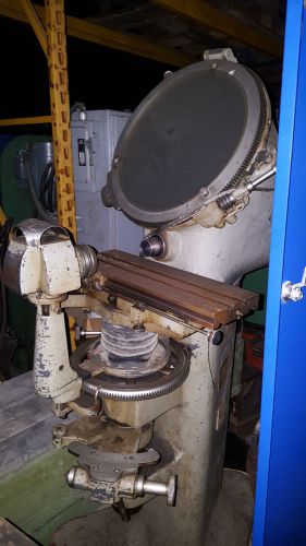JONES AND LAMSON COMPARATOR AND MEASURING MACHINE