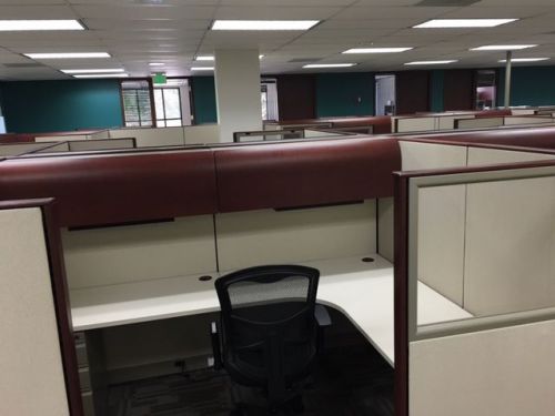 EDL-026 - Grey &amp; Maroon - 6x8 Knoll - Cubicles