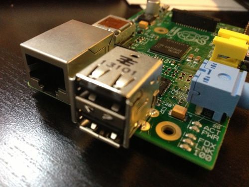 Raspberry Pi 2.0 Model B 512MB Version Linux System Board + Transparent Case New