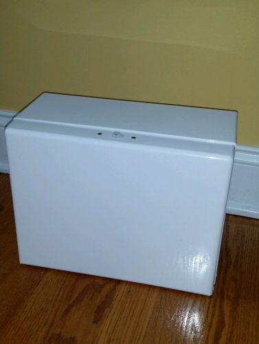 C-fold mutifold paper towel dispenser for sale