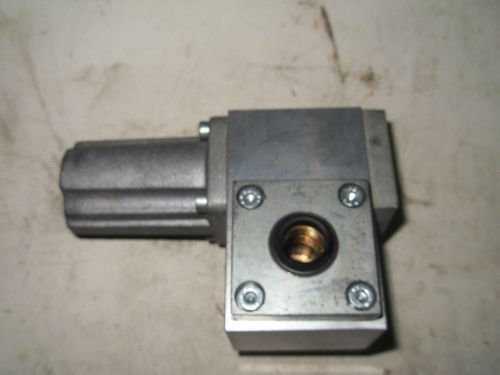 (Q2-4) 1 NEW BOSCH 0821401131 LOCKING UNIT