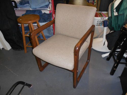 office waiting room arm chair PICK UP ONLY  s. tampa