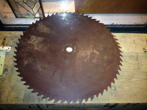 OLD LARGE ROUND 24.5&#034; HEAVY DUTY METAL BUZZ SAW BLADE VTG COUNTRY CABIN DECOR