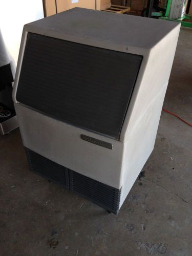 Used Scotsman Ice Machine (AFE400) 400 lb Flake Ice &amp; 80 lb Built in Storage