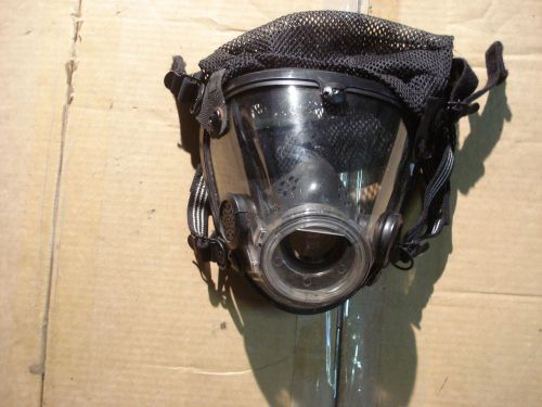 SCOTT AV 2000 Mask Firefighter Fire Gear Breathing Apparatus