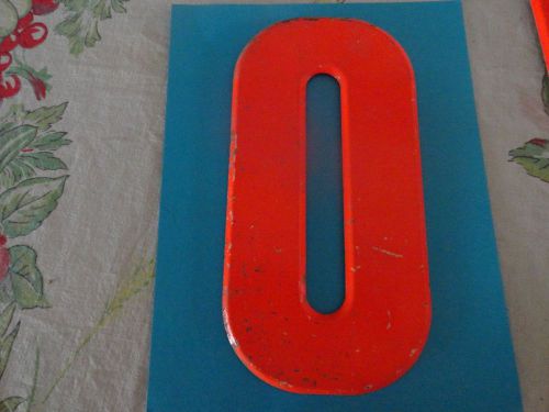 OLD METAL NUMBER/ LETTER/INITIAL &#039;O&#039; INDUSTRIAL MARKEE ORANGE 10&#034;x5&#034;