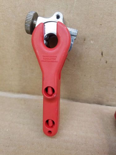 Pipe cutter, ratcheting cutting action, 1/8&#034; to 3/8&#034; cutting capacity rc375 for sale