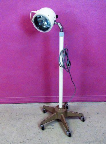 Skytron 18st medical surgical floor lamp exam light w/ telescoping rolling stand for sale