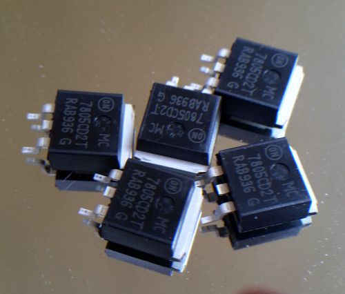 7805 SMD TO-263 DPAK2 Voltage Regulators 5V 1A - 10pcs [ MC7805CD2TR ]