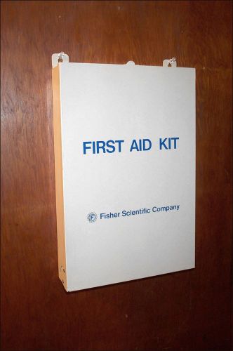 FISHER-SCIENTIFIC 10-026 LABORATORY FIRST AID BOX ~ WALL MOUNT WITH HANDLE