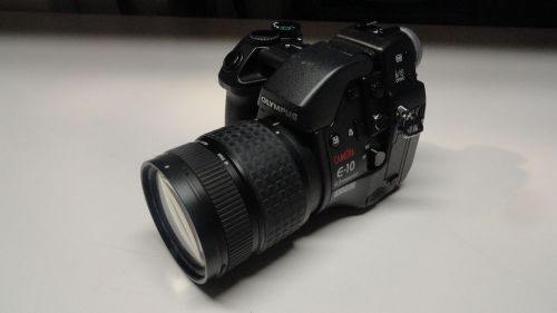 S6: Olympus Camedia E-10 4 MP Digital SLR Camera w/9-36mm lens Untested
