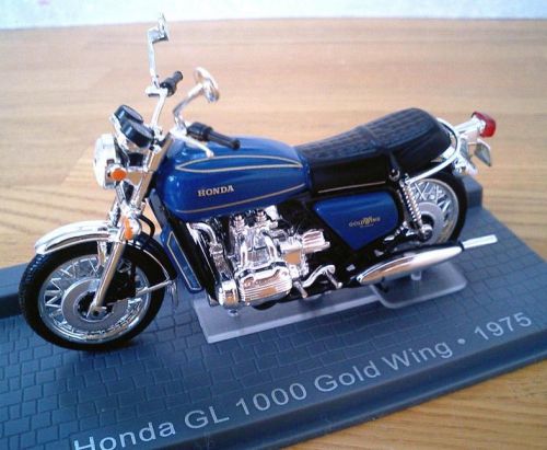 British Motorbike 1:24  Honda Goldwing GL 1000 1975 IXO/ ALTAYA New #6928