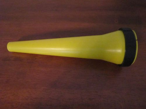 STREAMLIGHT YELLOW FLASHLIGHT TRAFFIC WAND POLICE SECURITY 10IN LONG USED