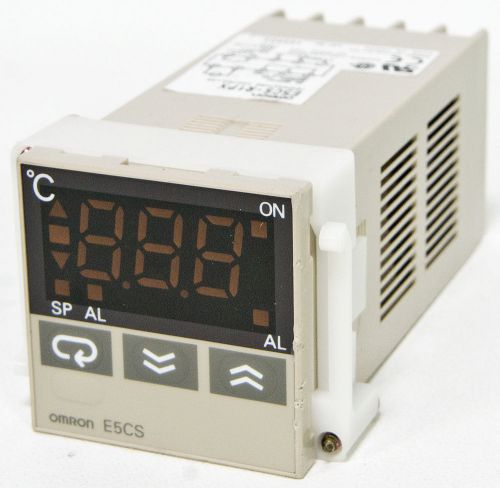 Omron E5CS-R1PX Temperature Controller