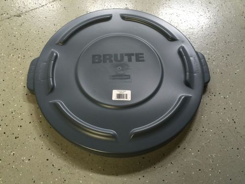 NEW RUBBERMAID 2619 GRAY 20 GAL BRUTE LID WITH DRAIN CHANNELS
