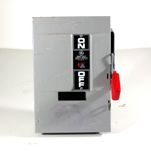 GE TH3361 Heavy Duty Safety Switch 600V 30A 3 phase 3 pole fused Model 7.