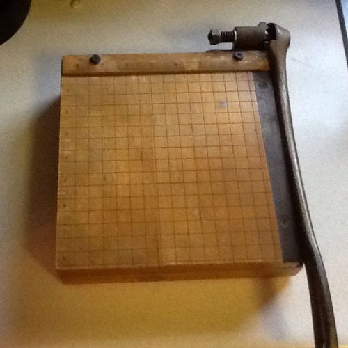 Vintage Small Ingento #2 Paper Cutter 9&#034;X9&#034; Wooden Paper Cutter Photo Trimmer