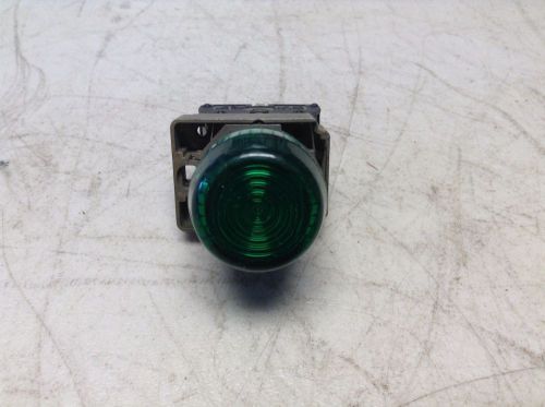 Allen Bradley 800E-2D0 Green Illuminated Button 800E 800E2D0