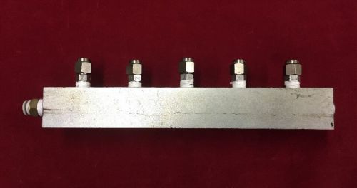 Air Pneumatic Manifold With (5) Ports And 6x4mm Fittings