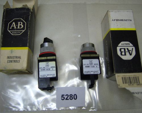 (5280) Lot of 2 Allen Bradley Selector Switches 800MR-HH2BLA 800MR-JX2R