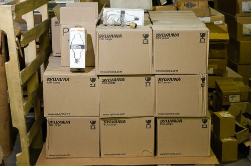 Sylvania 64321; m400/ps/u 400w bt37 pulse start- 33 cases of 6= 198 bulbs! for sale