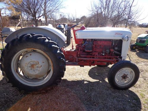Ford 850 Farm Tractor (North Central Texas)