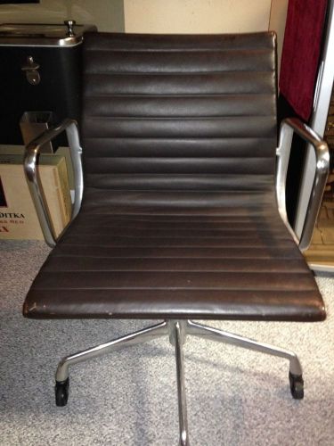 Herman Miller Eames &#034;Aluminum Group&#034; Management Chair - Brown Leather