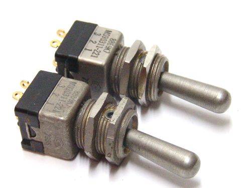 Lot 2pcs CUTLER HAMMER MS90311-221 TOGGLE SWITCH DPST LATCHED 5A 28VDC 8869K7