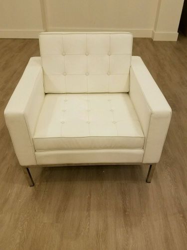 Florence Style Modern Upholstered Arm Chair In White Leather FLOOR SAMPLE