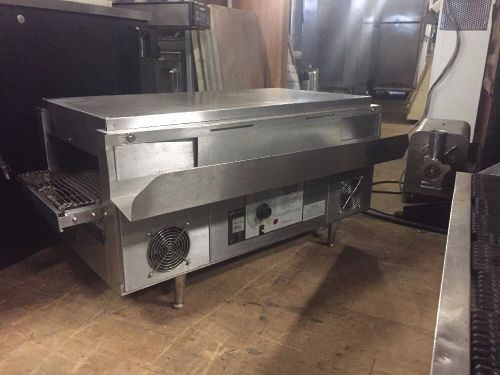 Star QT14 Electric Conveyor Oven/toaster USED