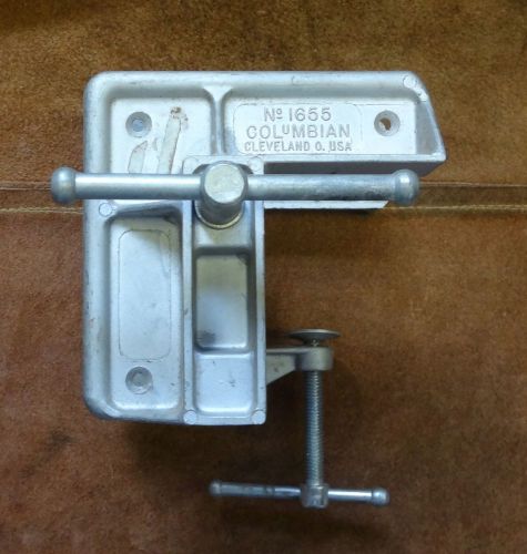 Vintage columbian no.1655 aluminum corner vise in very good condition u.s.a. for sale