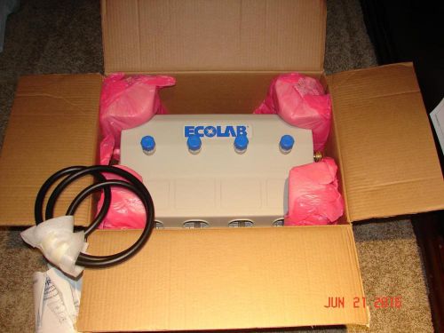 ECOLAB Oasis Pro 4 PRODUCT DISPENSER 9215-1146 New in Box W/ MANUAL NR