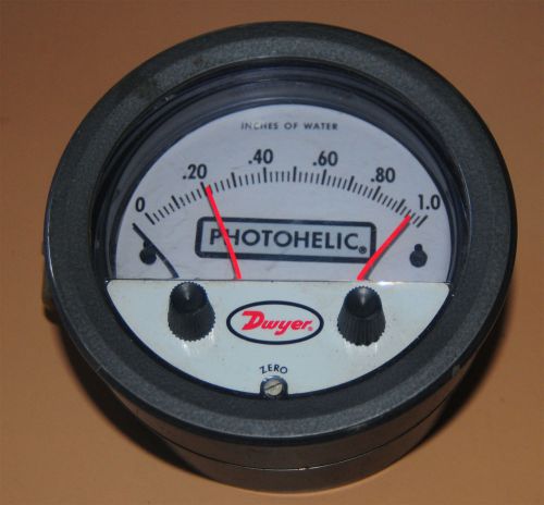 Dwyer Photohelic Presuure Gauge/Switch 0 to 1&#034; of water