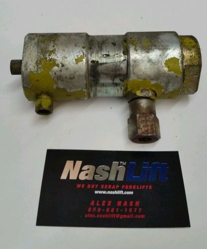 2351790u Used Clark Forklift Valve In Good Condition 2351790