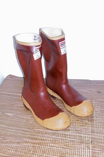 Men’s size 7 steel toed boots uniroyal neoprene rubber oil field work steeltoed for sale