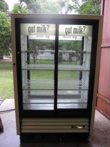True pass-thru convenience store cooler refigerator gdm-33cpt #2/4 for sale