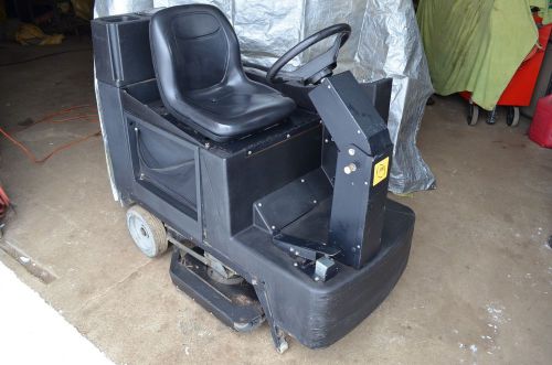 RECONDITIONED NSS CHAMP 3329 ride on automatic scrubber 33-inch  w/ Charger