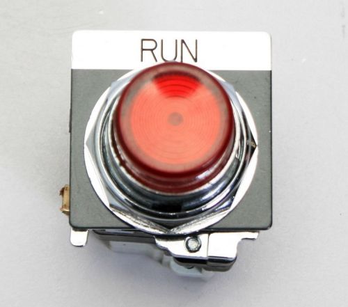 Cutler Hammer Lighted Push Button Series 10250T/91000T/E34 75G RUN SWITCH RED