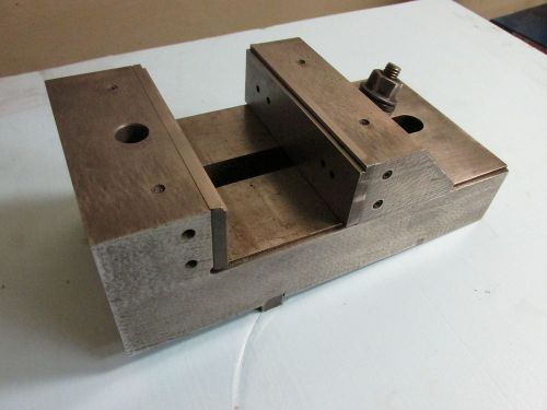 MILLING/GRINDING VISE, HI-PREC, LOCK-DOWN JAW, 6&#034; WIDE, ENGLISH