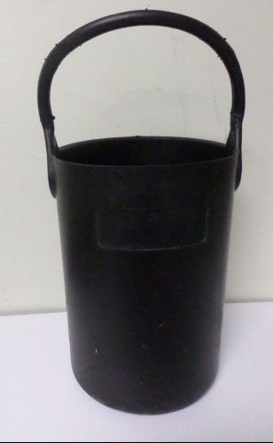 Eagle thermoplastics 4000ml 1 gallon safety tote bottle carrier, b-102, black for sale
