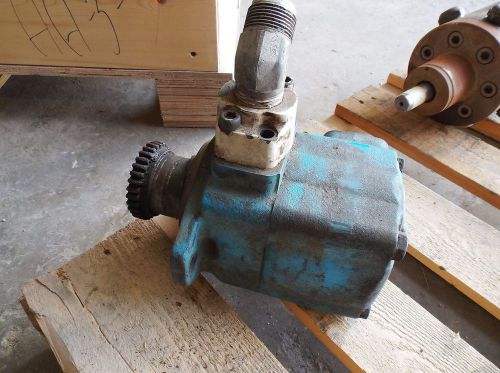 Vickers eaton 25v17a 1c22r hydraulic pump (used) for sale