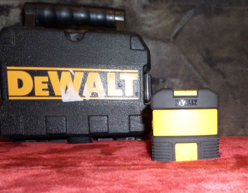 DEWALT DW08801 50&#039; Cross-Line Laser Level w/ Hard Case