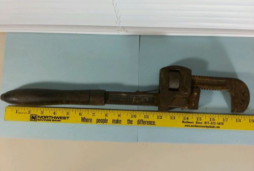 Vtg 18&#034; pipe/ monkey wrench wood handle by stillson walworth mfg usa for sale