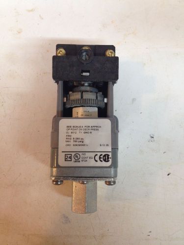 Square-d pressure switch, 9012gn06, spdt, 1/4-18fnpt for sale
