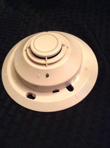 Notifier FST- 851 Smoke Detector With Base Used